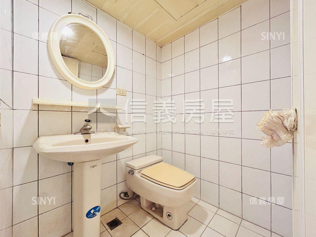 藝文中高樓河岸景觀宅房屋室內格局與周邊環境