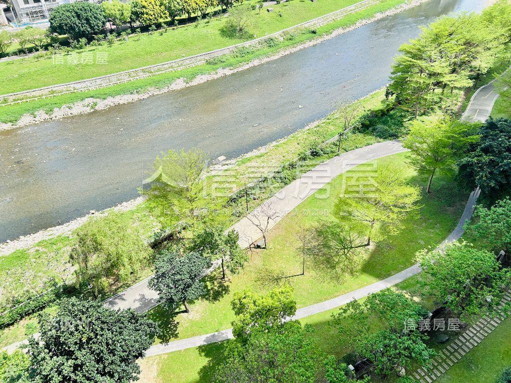 藝文中高樓河岸景觀宅房屋室內格局與周邊環境