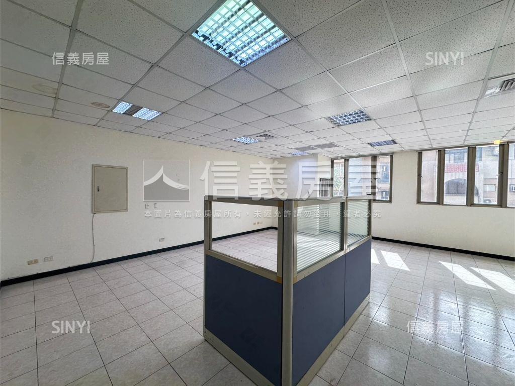 文心路近八米大面寬金店房屋室內格局與周邊環境