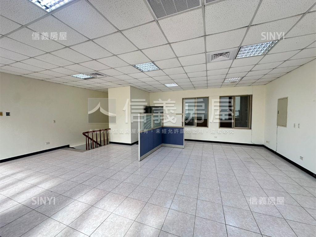 文心路近八米大面寬金店房屋室內格局與周邊環境