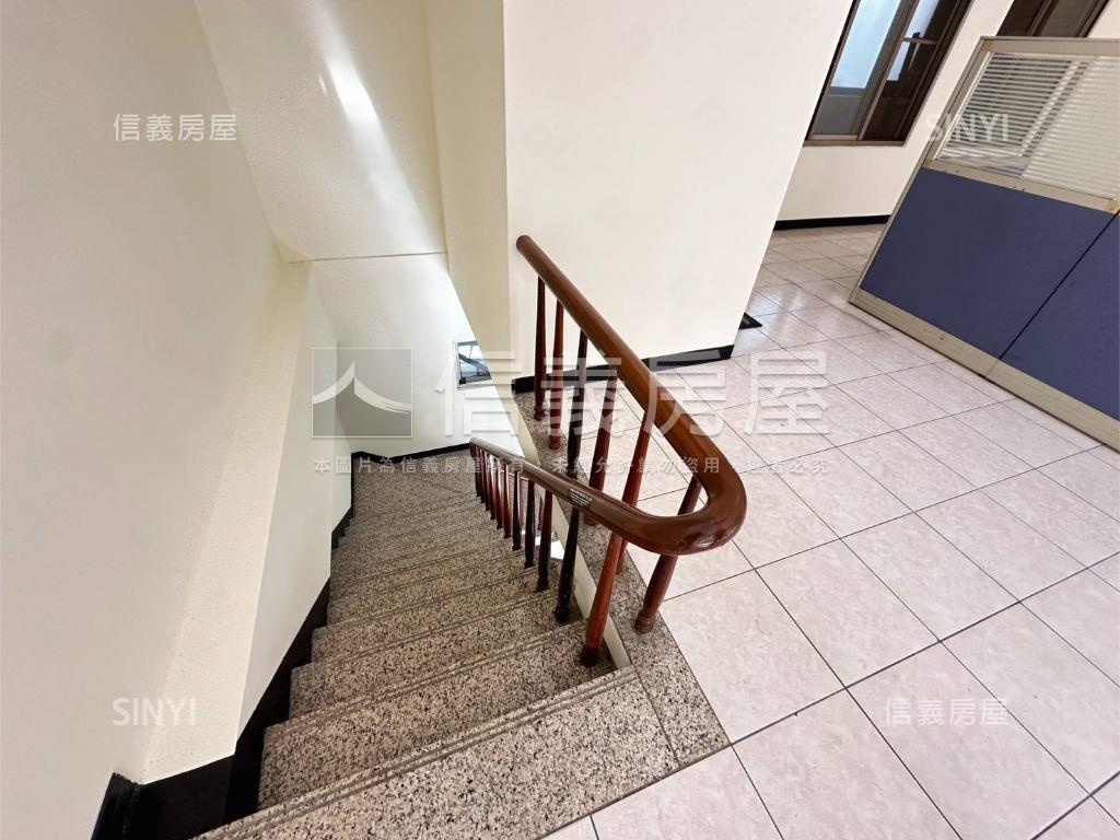 文心路近八米大面寬金店房屋室內格局與周邊環境