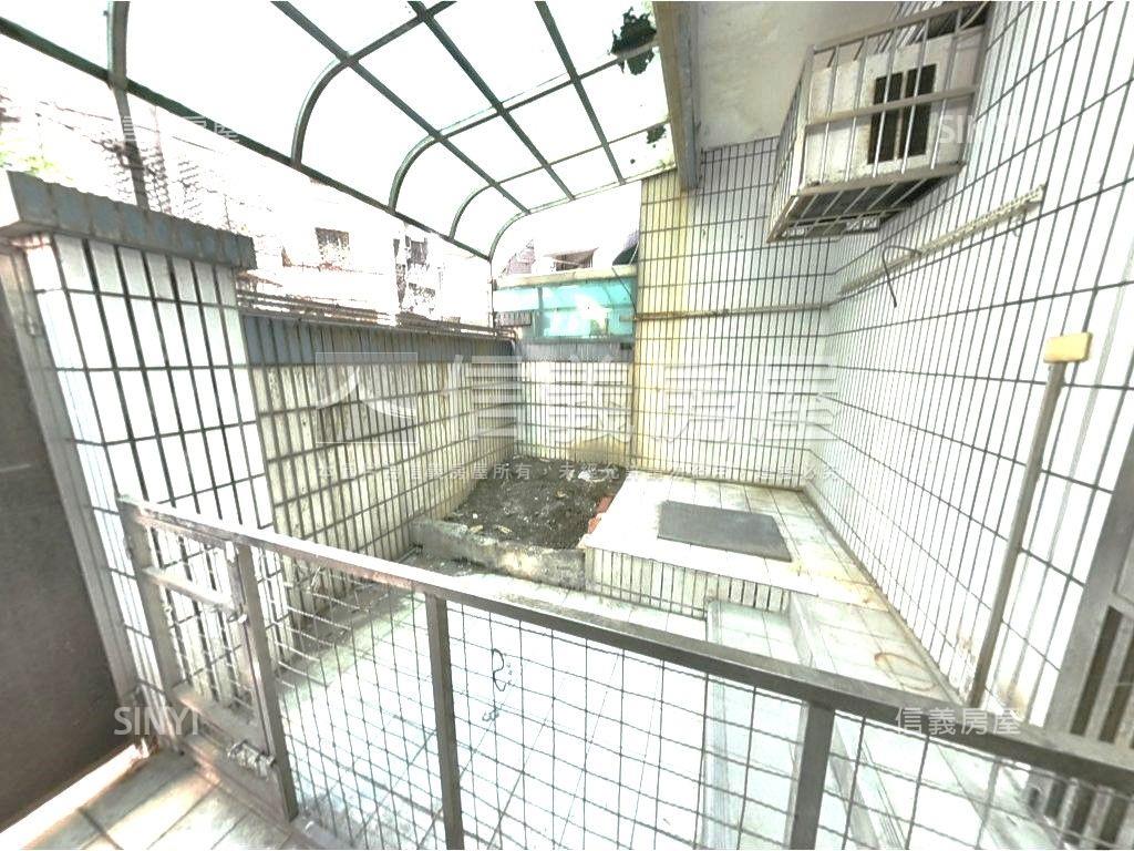 府中庭院大空間四房房屋室內格局與周邊環境
