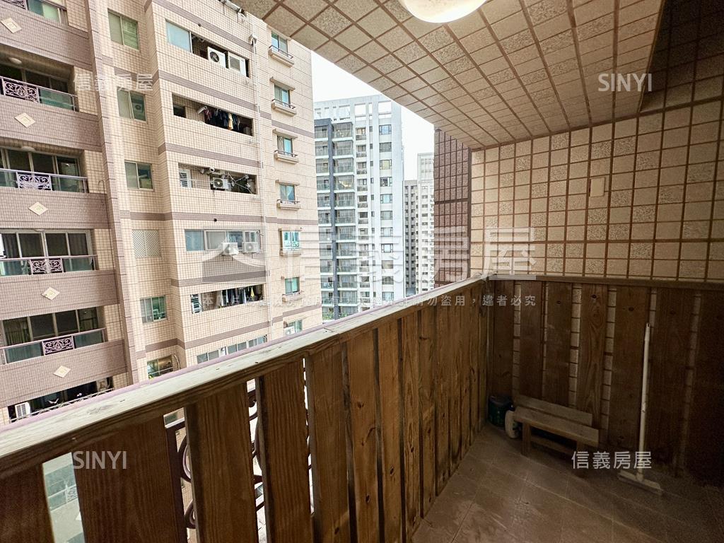 近巨蛋３房２室平面車位房屋室內格局與周邊環境