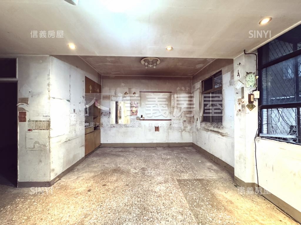 近萬大線連城路３樓房屋室內格局與周邊環境