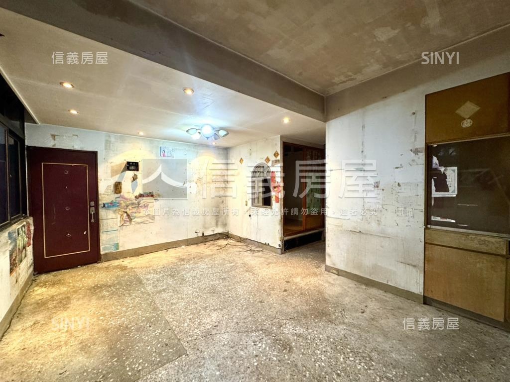 近萬大線連城路３樓房屋室內格局與周邊環境