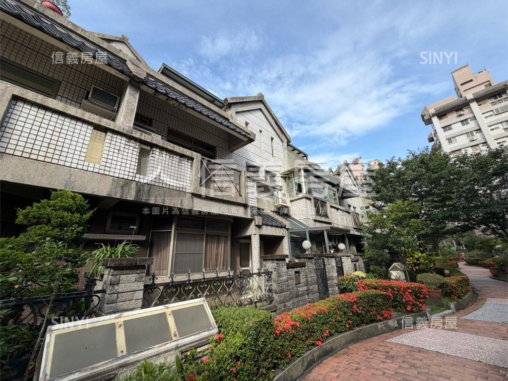煙波儷舍社區型車庫透天房屋室內格局與周邊環境
