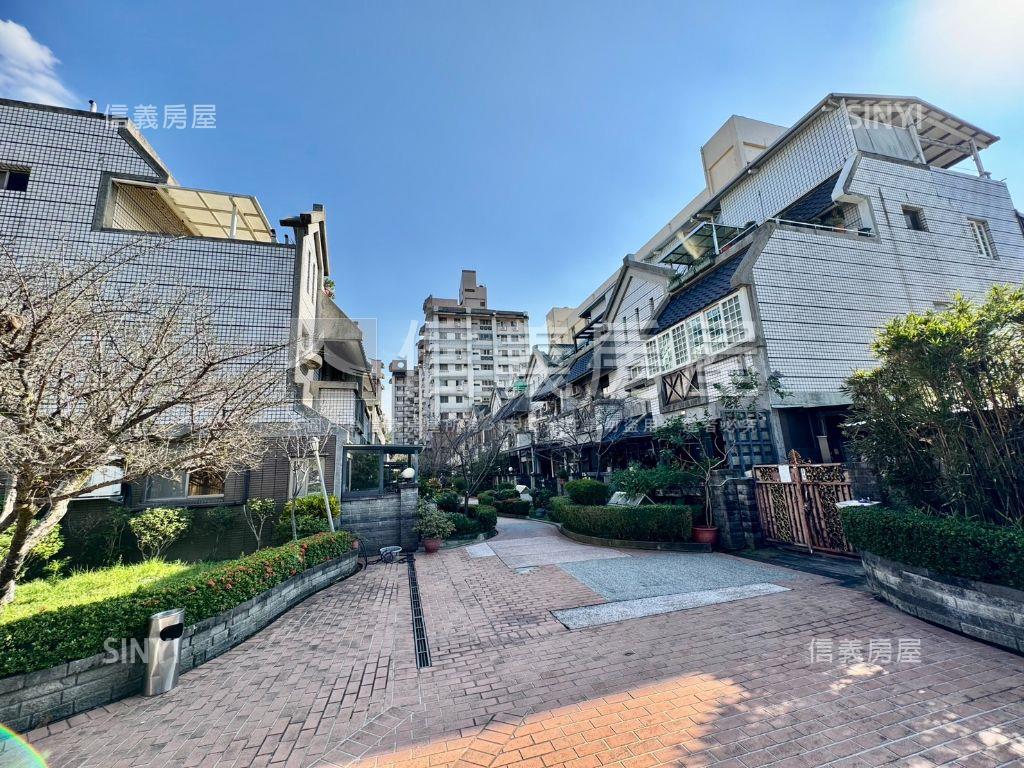 煙波儷舍社區型車庫透天房屋室內格局與周邊環境