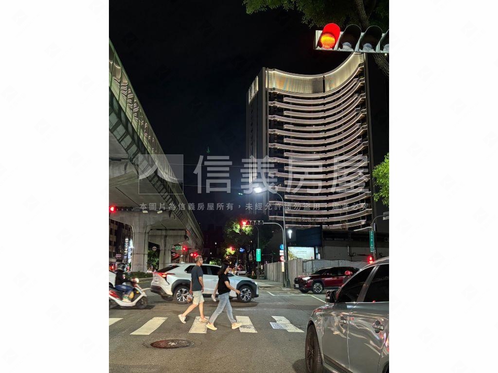 急賠售ＶＶＳ１兩房平車房屋室內格局與周邊環境