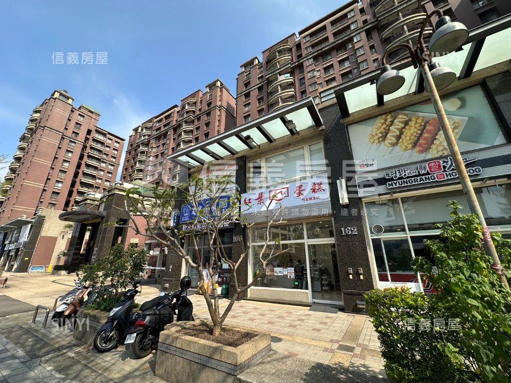 專任挪威森林景觀大四房房屋室內格局與周邊環境