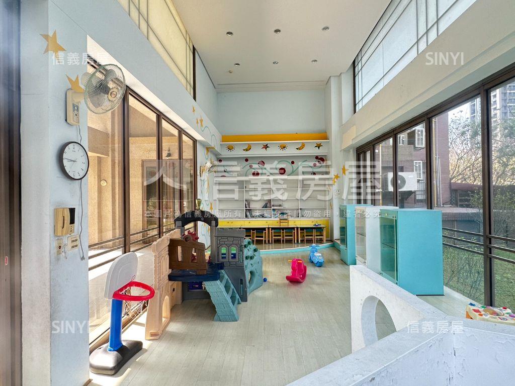 專任挪威森林景觀大四房房屋室內格局與周邊環境