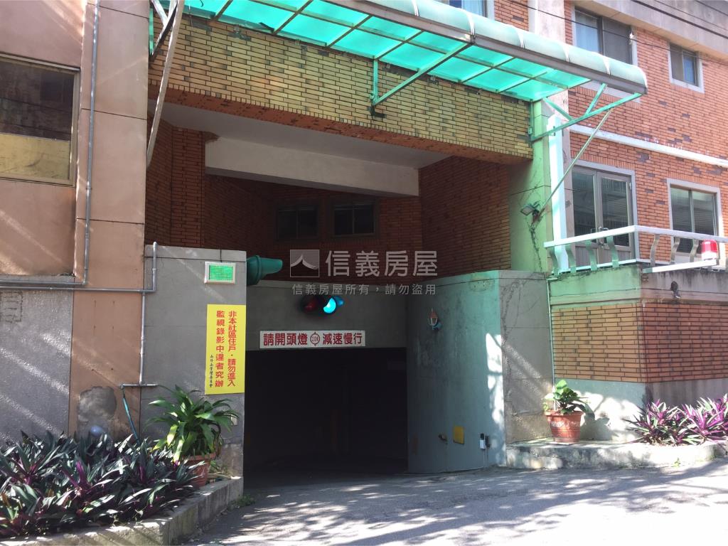 稀有釋出！山外山三房平車房屋室內格局與周邊環境