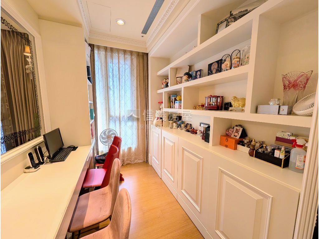 馥麗高樓層三房車位房屋室內格局與周邊環境