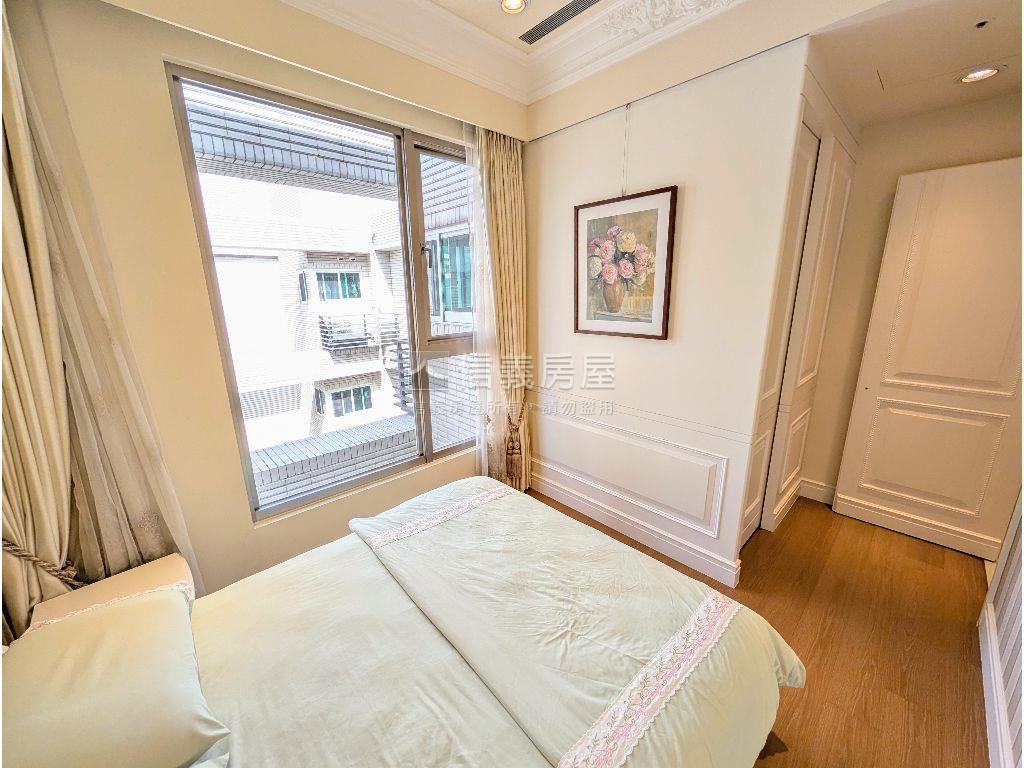馥麗高樓層三房車位房屋室內格局與周邊環境