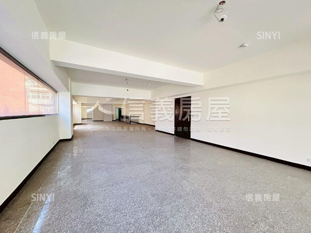 長榮路挑高金店面Ⅲ房屋室內格局與周邊環境