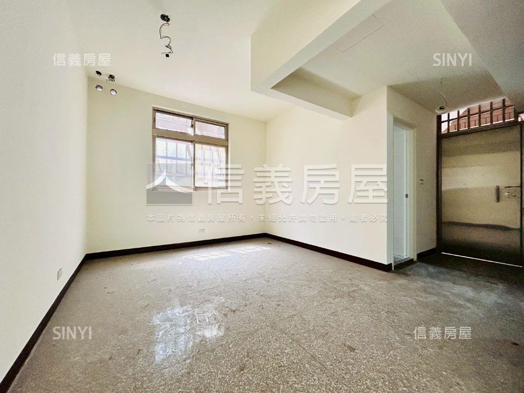 長榮路挑高金店面Ⅲ房屋室內格局與周邊環境
