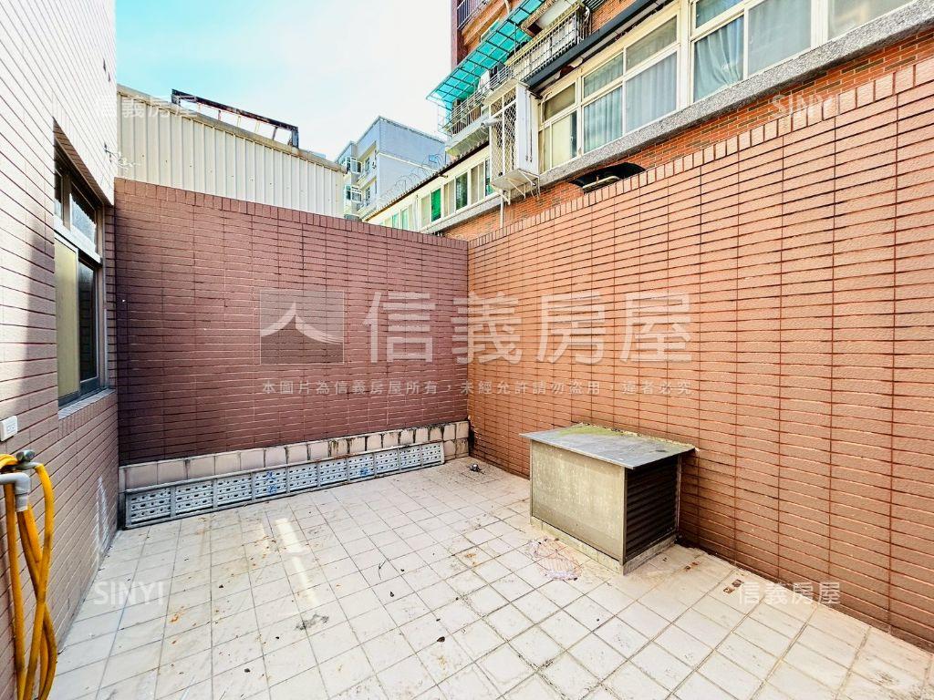 長榮路挑高金店面Ⅲ房屋室內格局與周邊環境