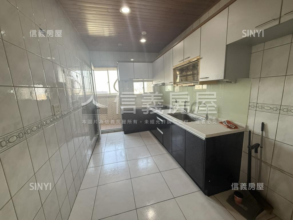 俯瞰巴克禮高樓四房美邸房屋室內格局與周邊環境