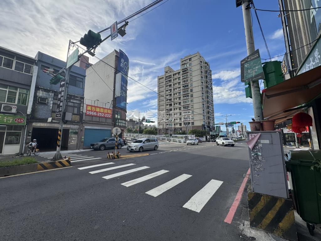 春日路前後臨路透天房屋室內格局與周邊環境