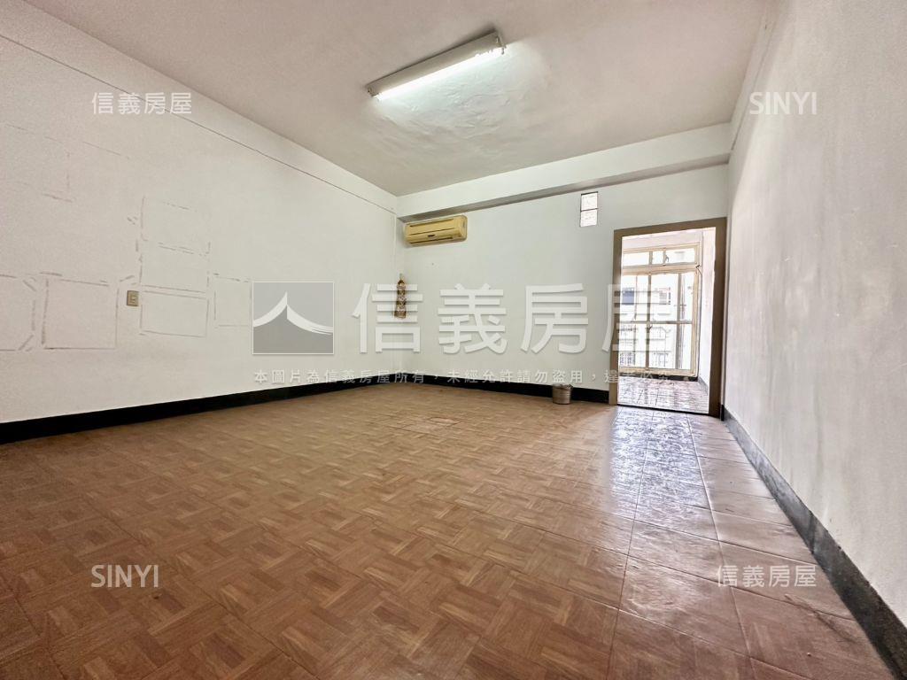 正忠明路上商用透天店面房屋室內格局與周邊環境