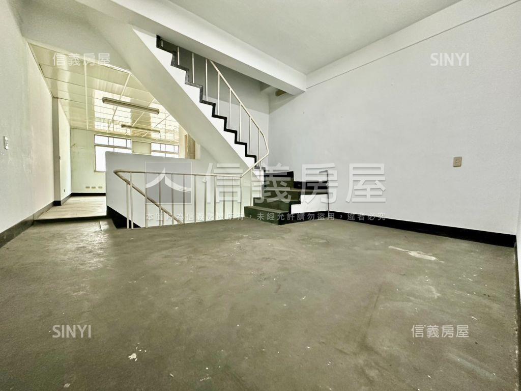 正忠明路上商用透天店面房屋室內格局與周邊環境