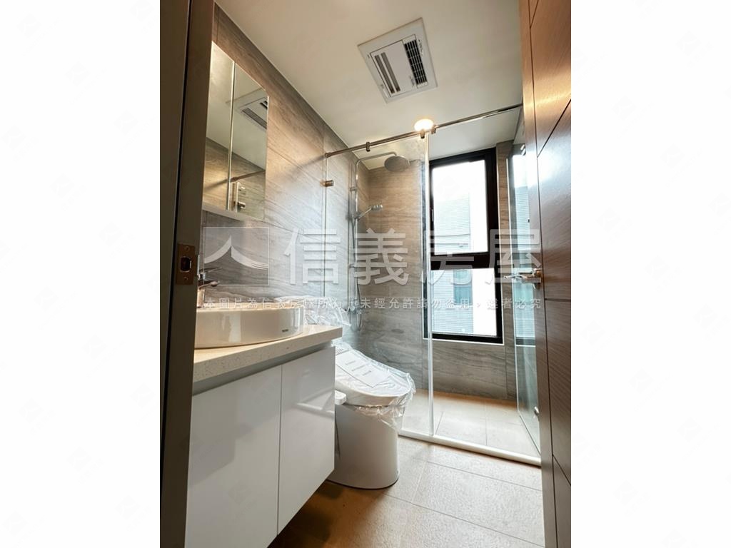 富堡仁愛高樓採光三房車位房屋室內格局與周邊環境