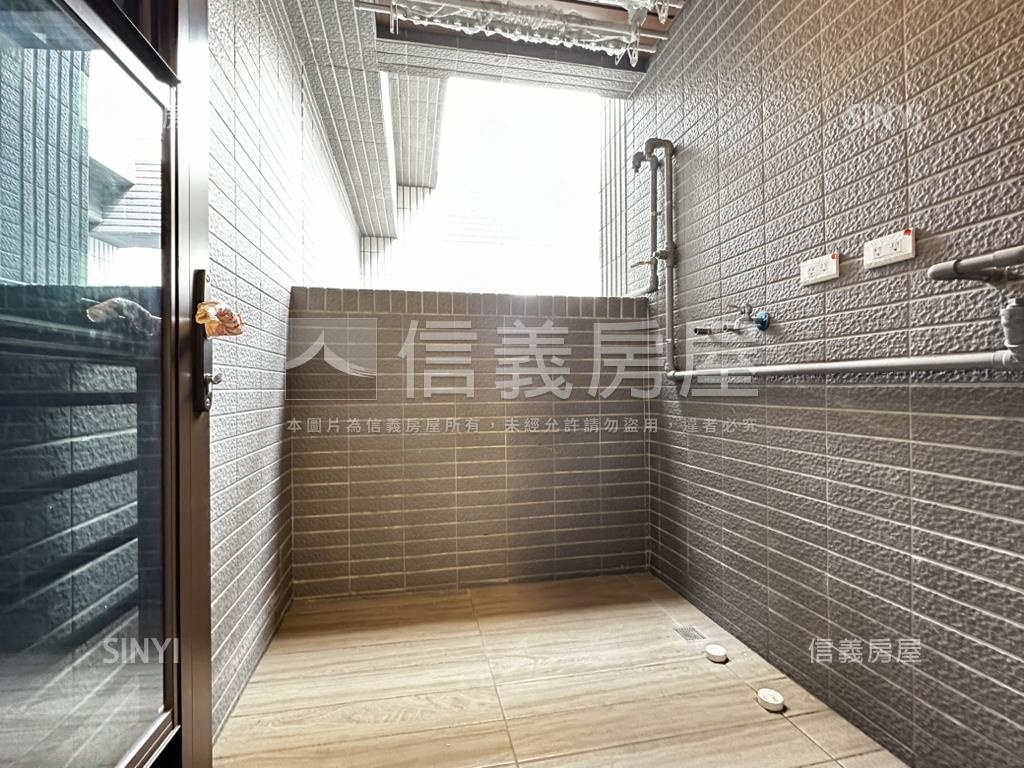 富堡仁愛高樓採光三房車位房屋室內格局與周邊環境