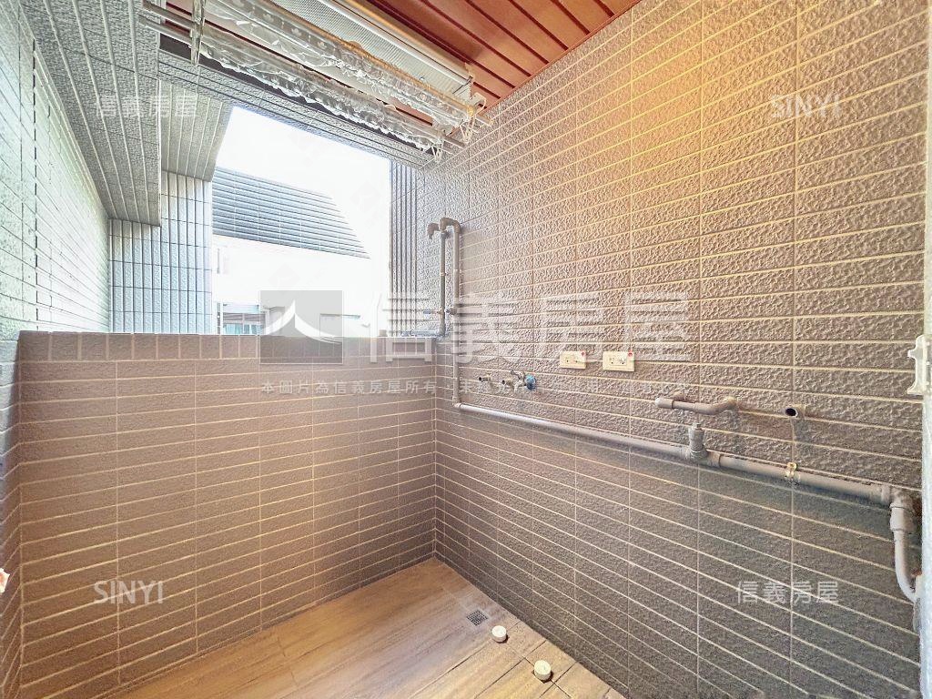 富堡仁愛高樓採光三房車位房屋室內格局與周邊環境