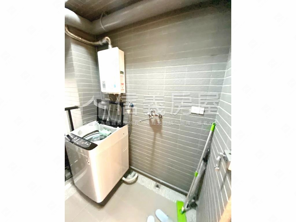 專任輕屋齡藝家人二房平車房屋室內格局與周邊環境