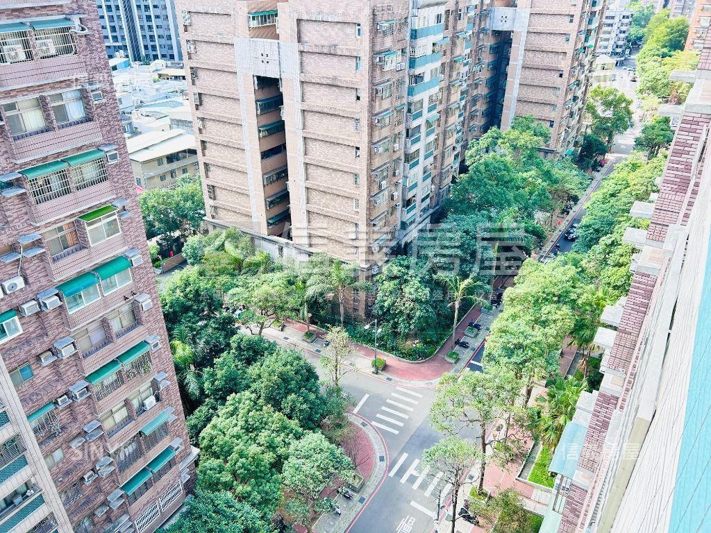 自立高樓採光三房車位房屋室內格局與周邊環境