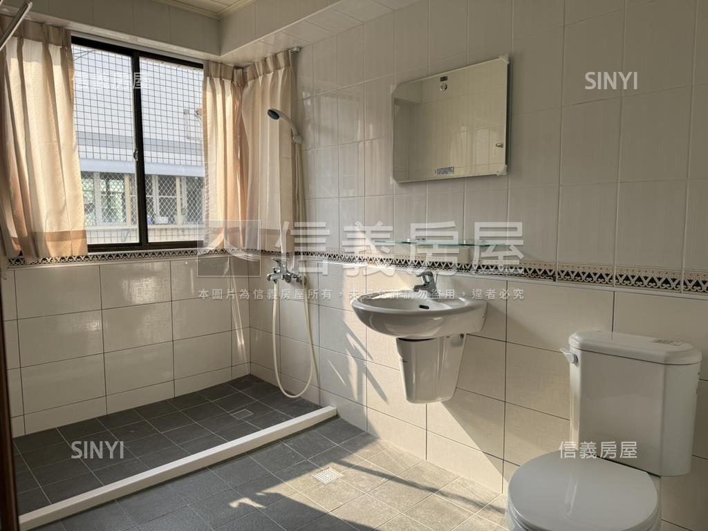 近金城國中３房平車房屋室內格局與周邊環境