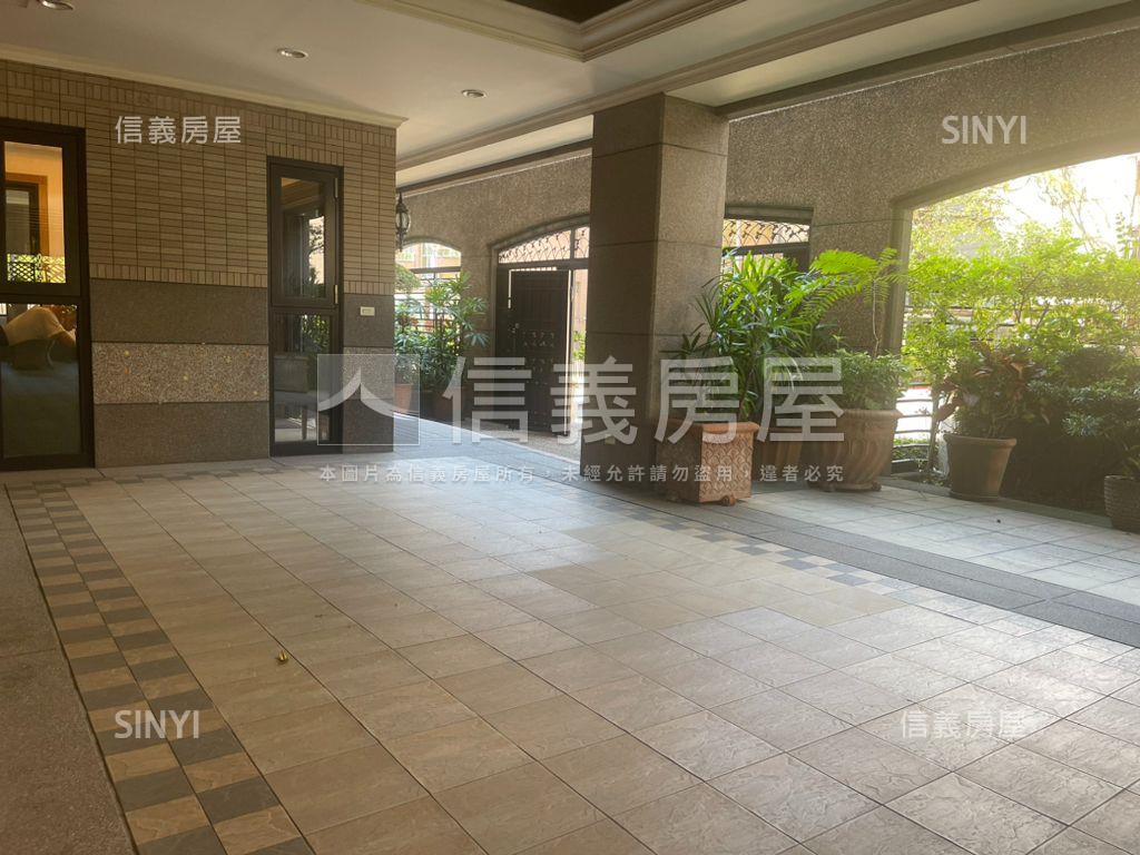 專任昇陽麗芙美宅雙車位房屋室內格局與周邊環境