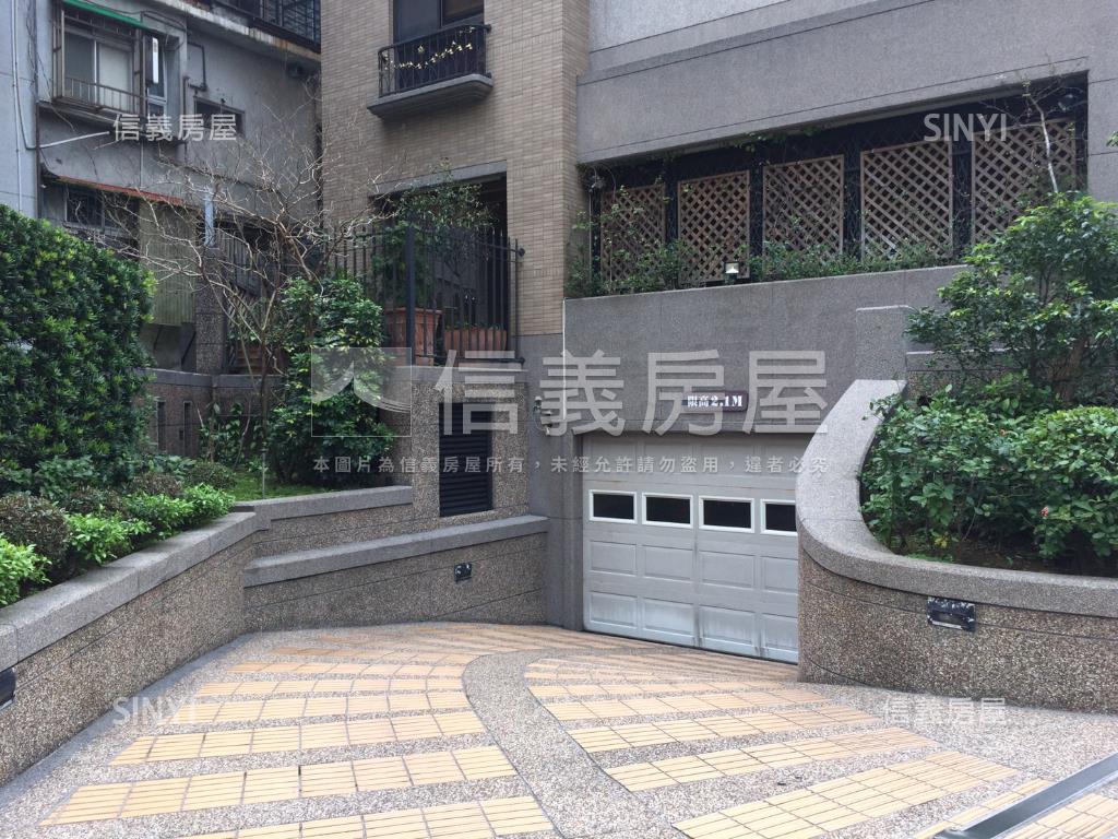 專任昇陽麗芙美宅雙車位房屋室內格局與周邊環境