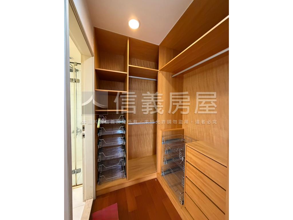 專任昇陽麗芙美宅雙車位房屋室內格局與周邊環境