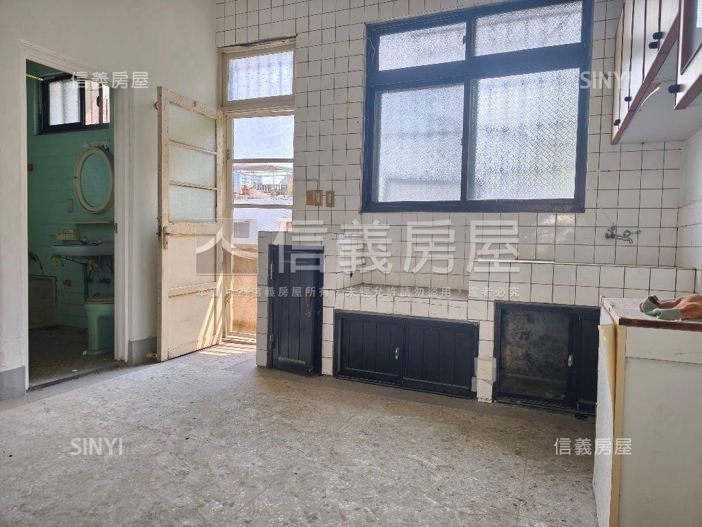 １Ｆ公園旁公寓房屋室內格局與周邊環境