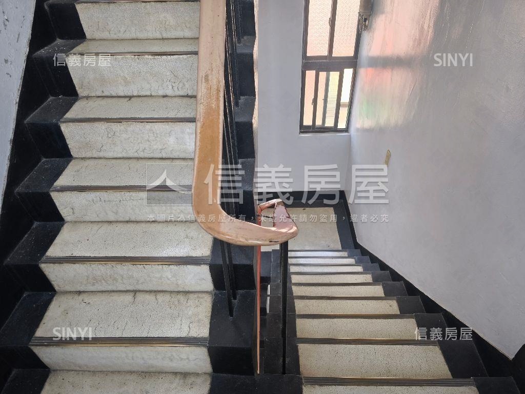 １Ｆ公園旁公寓房屋室內格局與周邊環境