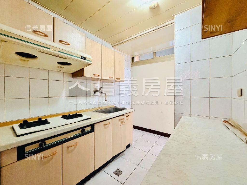 急售！稀有瞭望視野３房房屋室內格局與周邊環境