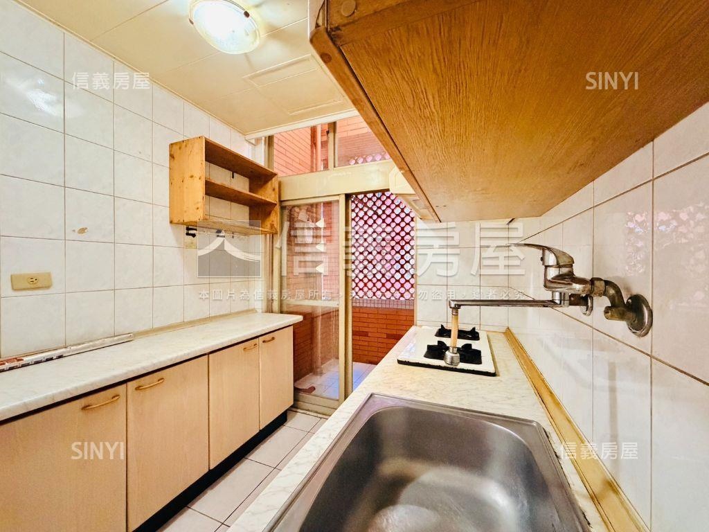 急售！稀有瞭望視野３房房屋室內格局與周邊環境