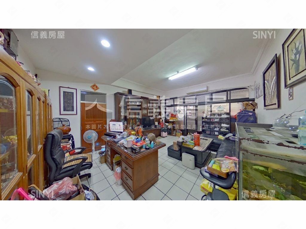 市區車庫大空間透天房屋室內格局與周邊環境