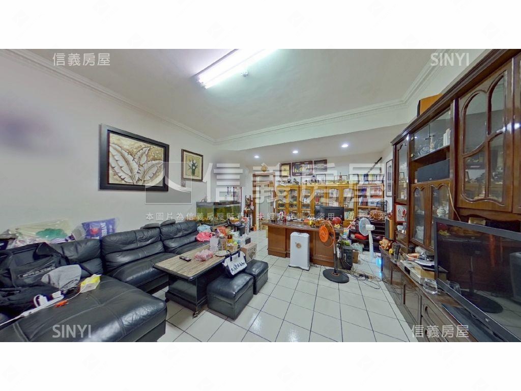 市區車庫大空間透天房屋室內格局與周邊環境