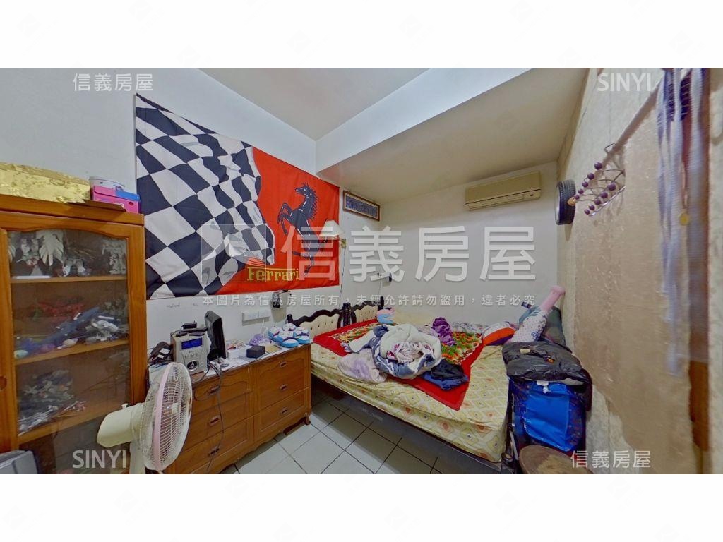 市區車庫大空間透天房屋室內格局與周邊環境