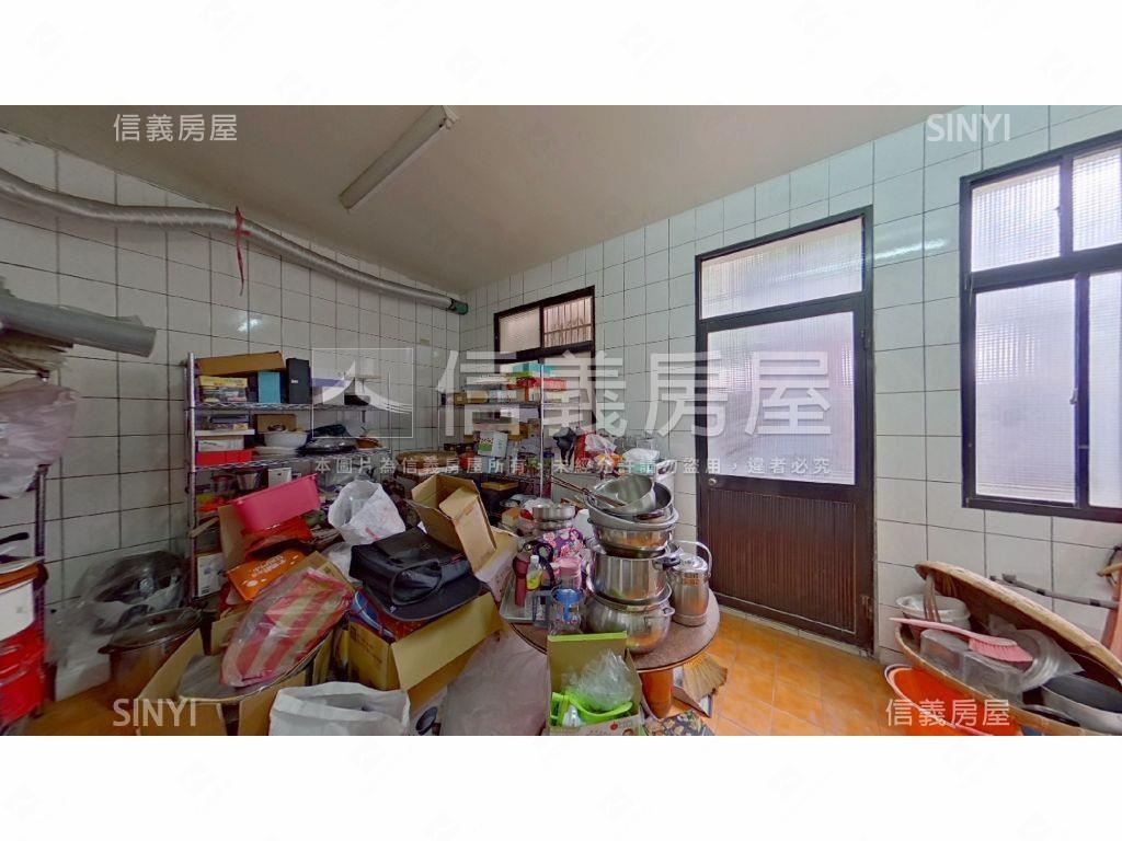 市區車庫大空間透天房屋室內格局與周邊環境