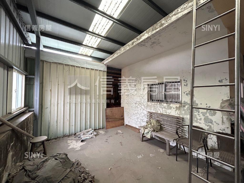 市區車庫大空間透天房屋室內格局與周邊環境