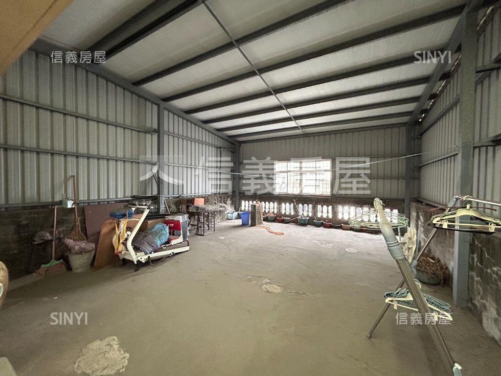 市區車庫大空間透天房屋室內格局與周邊環境