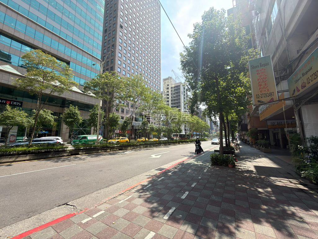 大員慶信義高樓大廈房屋室內格局與周邊環境