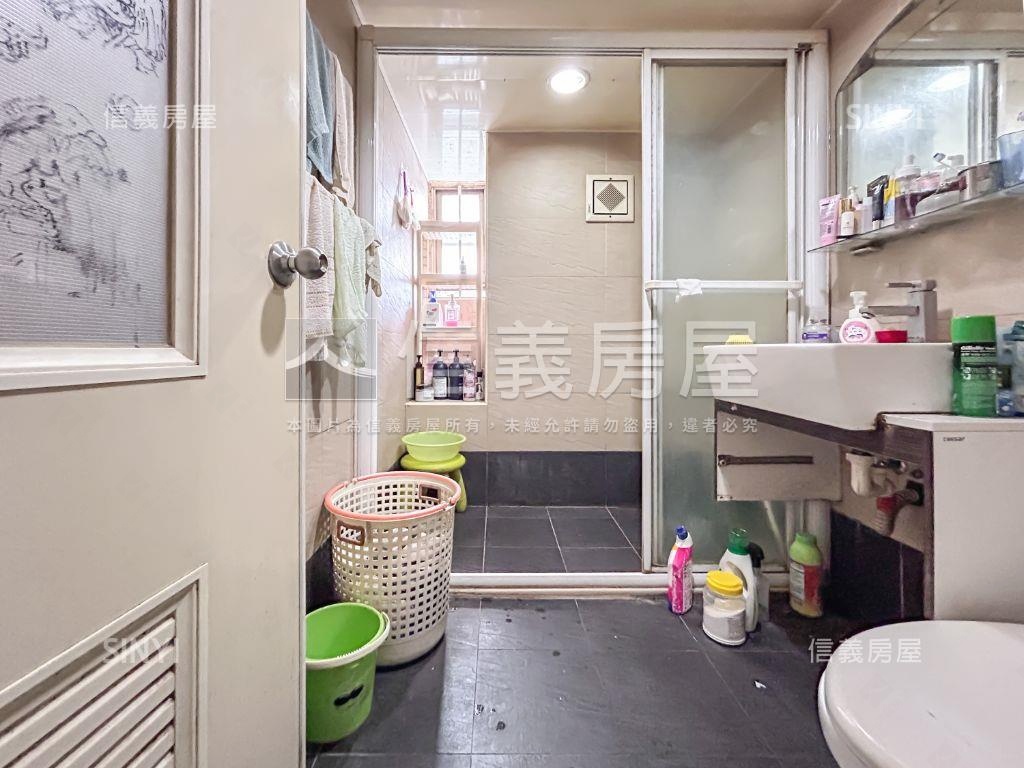 萬世ＯＫ高樓層房屋室內格局與周邊環境