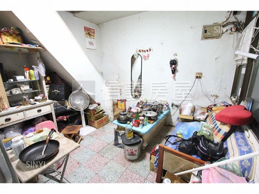 萬華武成街靜巷透天厝房屋室內格局與周邊環境