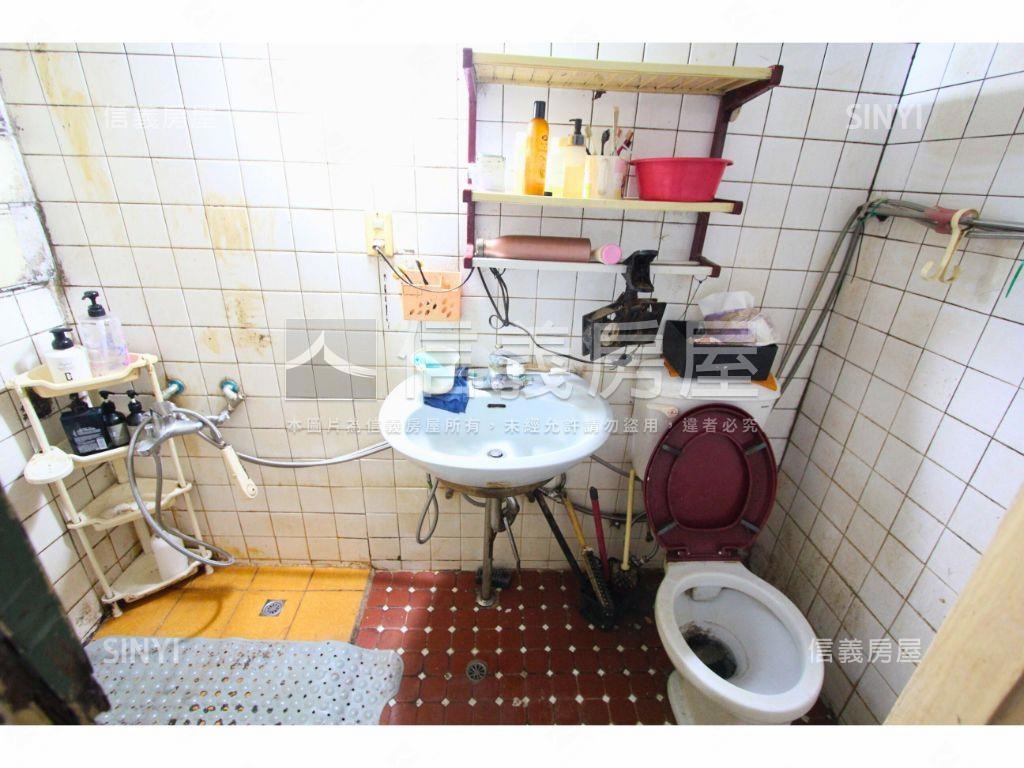 萬華武成街靜巷透天厝房屋室內格局與周邊環境