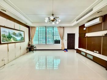 名人御墅稀有臨路透天美墅