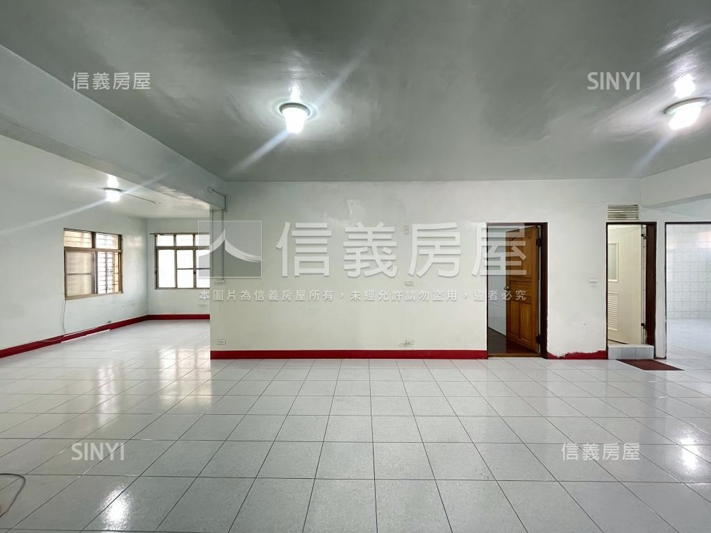 鳳新高中邊間採光寬敞５房房屋室內格局與周邊環境