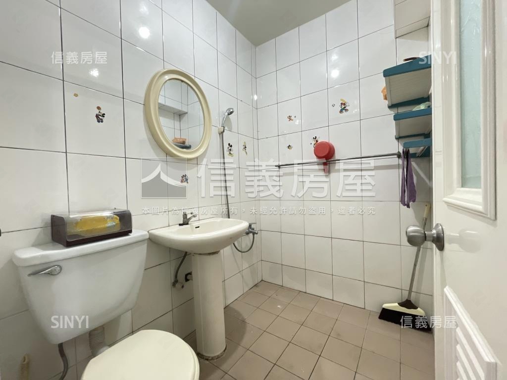 鳳新高中邊間採光寬敞５房房屋室內格局與周邊環境